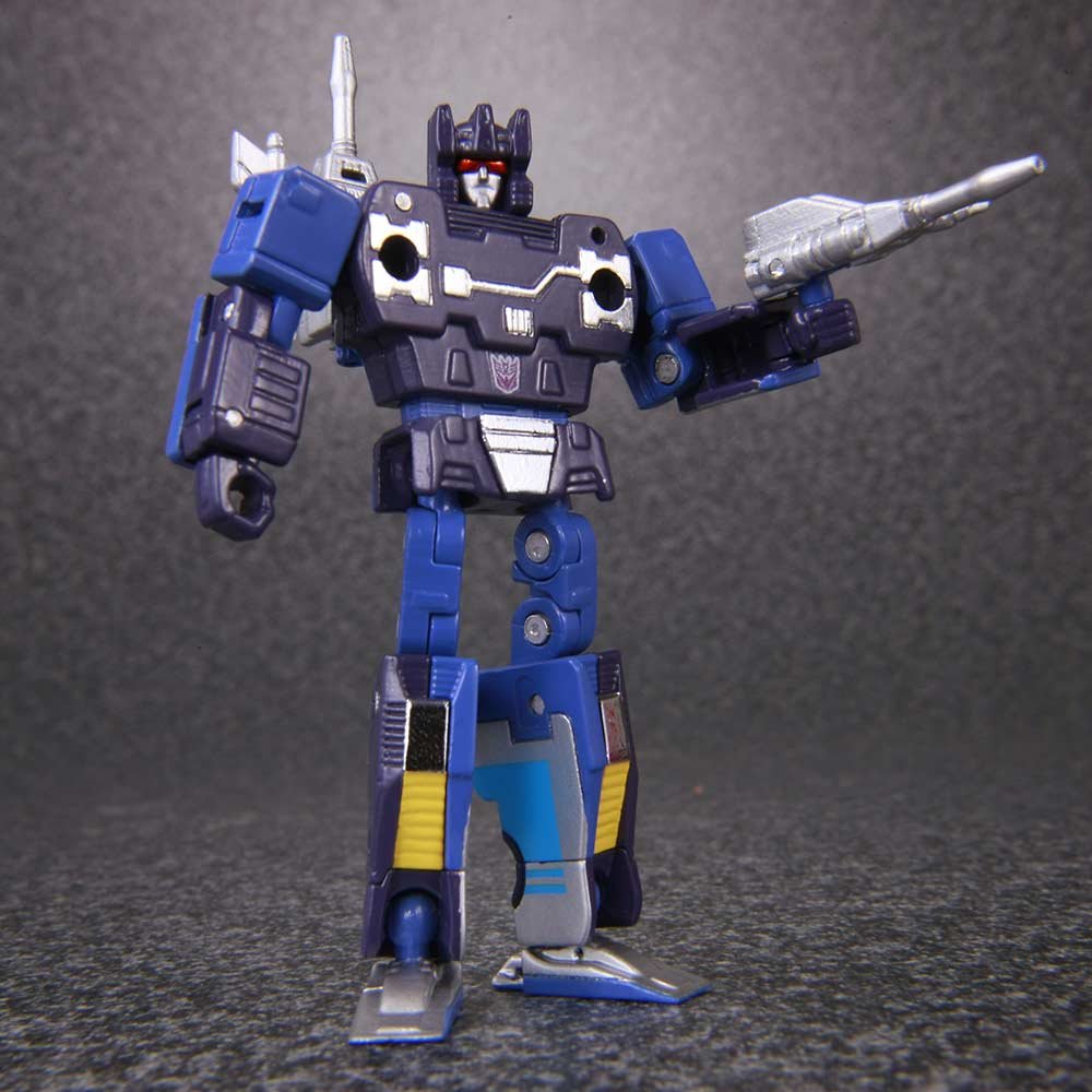 More Takara Tomy Masterpiece MP-13 Soundwave with MP-15